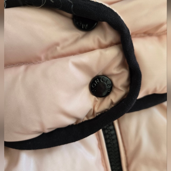 Moncler Pink vintage Puffer Jacket with Fur Hood - Picture 2 of 14